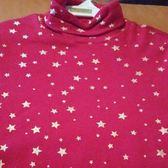 💙🌺Time and Tru Red and Gold Long Sleeve Tee - Picture 2 of 6